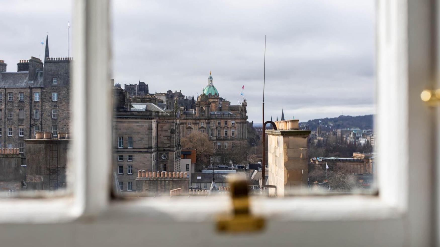 Linton Collection - 28 North Bridge Apartment Edinburgh Exterior photo